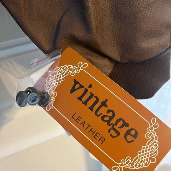 Vintage Leather Men’s Leather Jacket With Removable Faux Fur‎ Lining Medium NWT - Picture 4 of 15